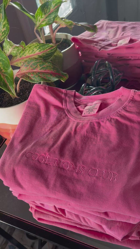Cool moms club  Embroidered t-shirt Comfort Colors